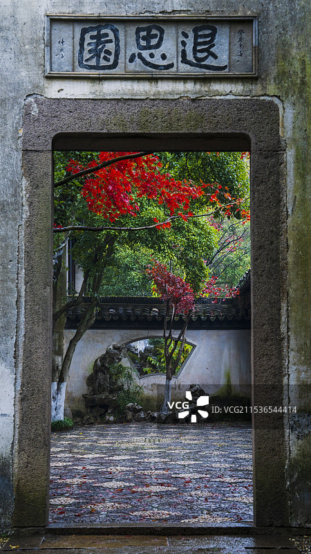 烟雨中的同里古镇图片素材