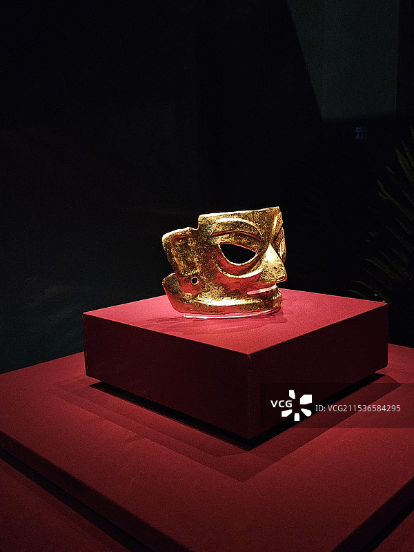 大运河博物馆三星堆黄金面具图片素材