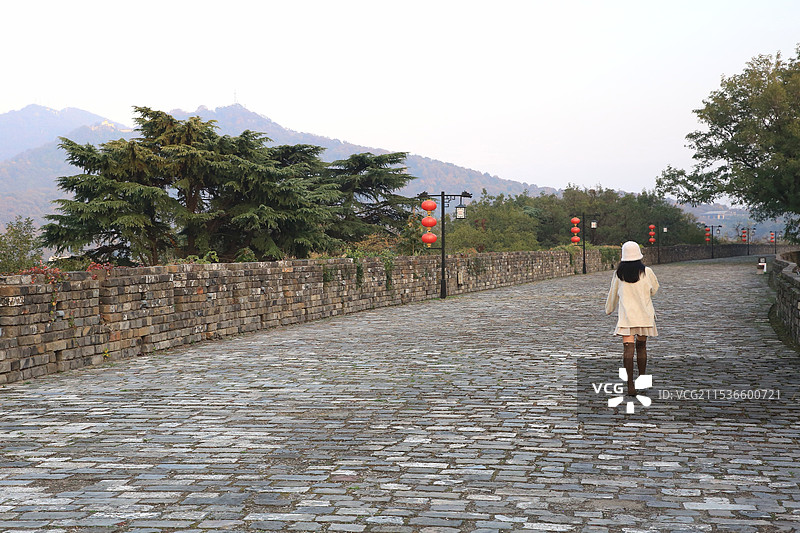 江山留胜迹，我辈复登临图片素材