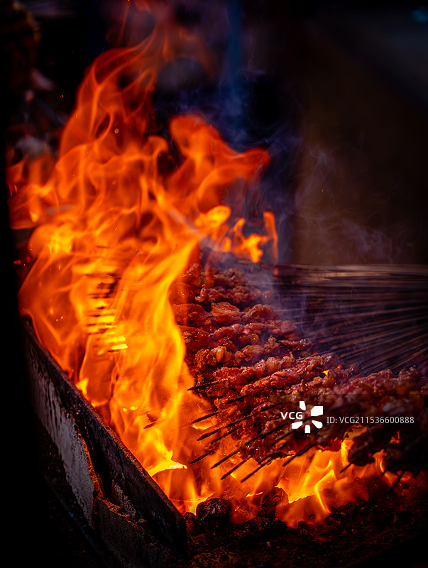 兰州明火烧烤羊肉串图片素材