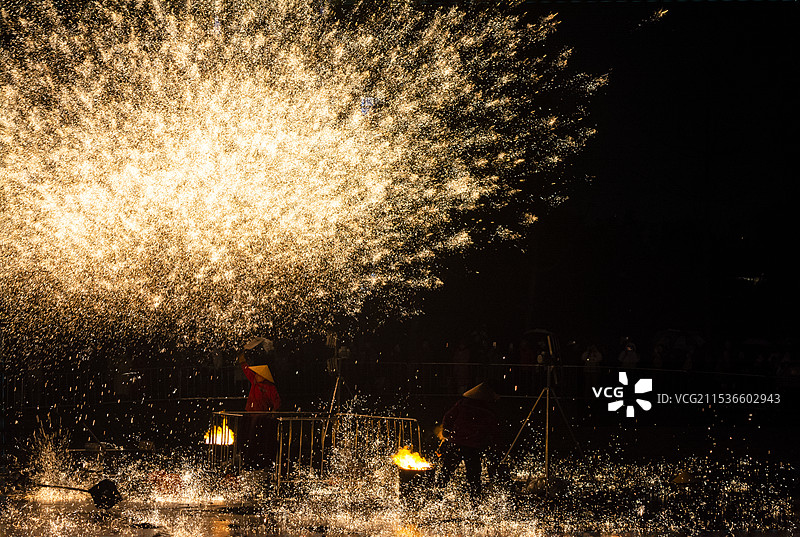 非遗表演-打铁花图片素材