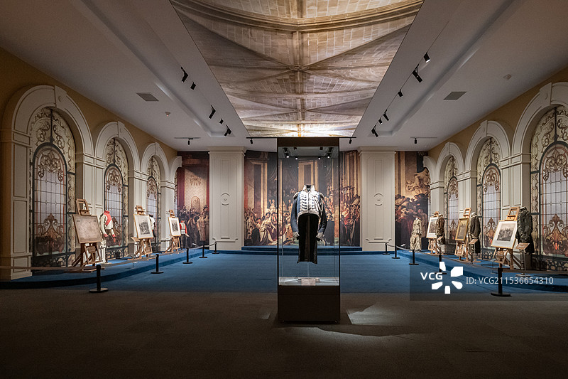山东博物馆“从平凡到非凡：拿破仑与法兰西的变革时代”展厅内景图片素材