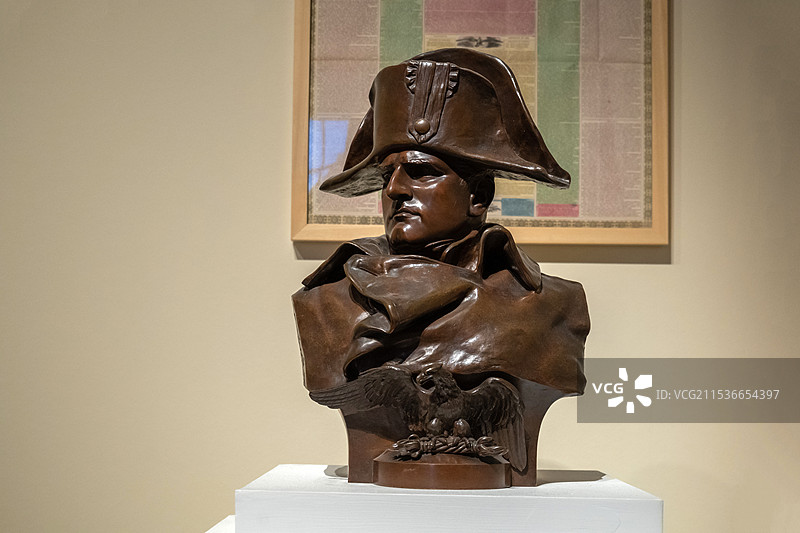 《拿破仑半身像》 1885年查尔斯·高多夫鲁瓦·科隆坡创作 山东博物馆拿破仑文物特展图片素材