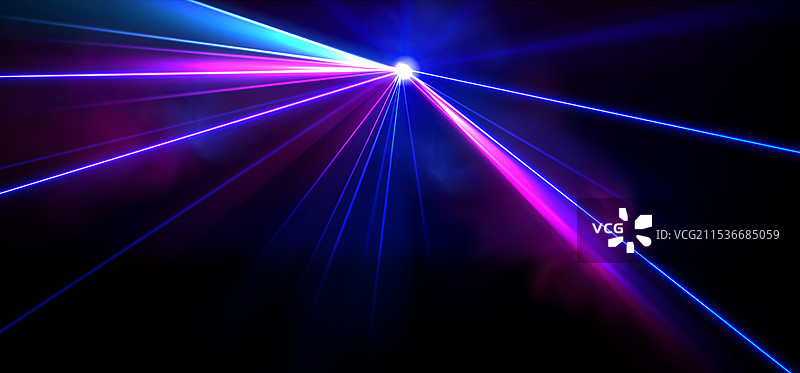 明亮的聚光灯照射在黑色背景上图片素材