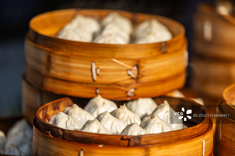 无锡市特色小吃蒸笼里面的小笼包子小笼馒头美食图片素材