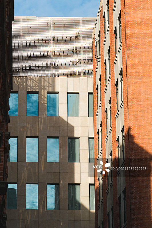 上海外滩源装饰艺术风格现代建筑外立面图片素材