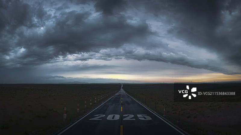 2025前进之路图片素材