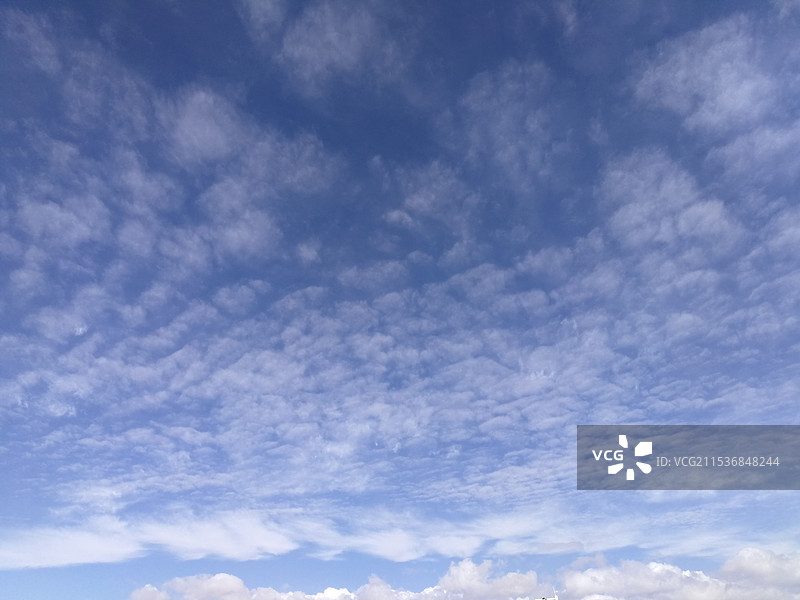 风轻云淡超美治愈系天空，蓝天白云图片素材