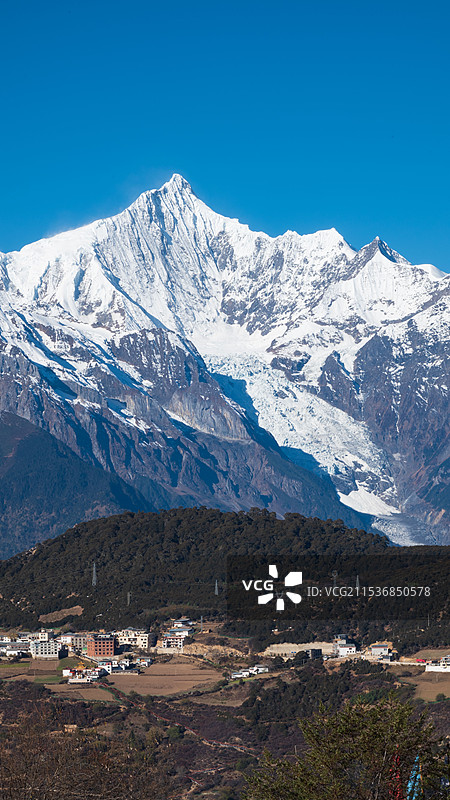 卡瓦博格下的村庄图片素材