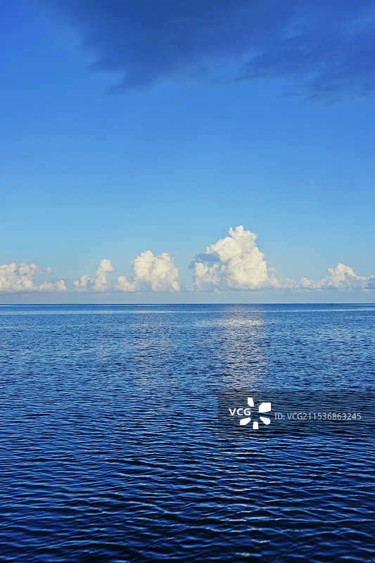 菲律宾，科隆岛Coron Island，海上下雨图片素材