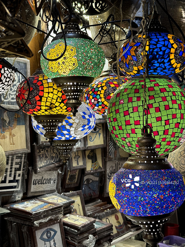 吊灯和瓷砖画图片素材