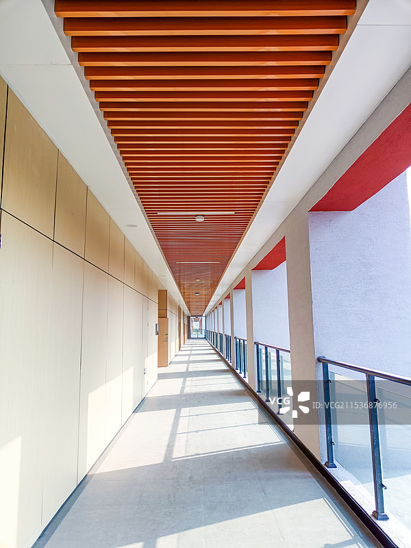 安徽庐江老年大学明亮的走廊图片素材