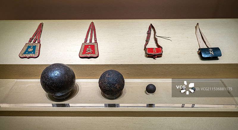 各种类型炮弹 1812年 山东博物馆“从平凡到非凡：拿破仑与法兰西的变革时代”展图片素材