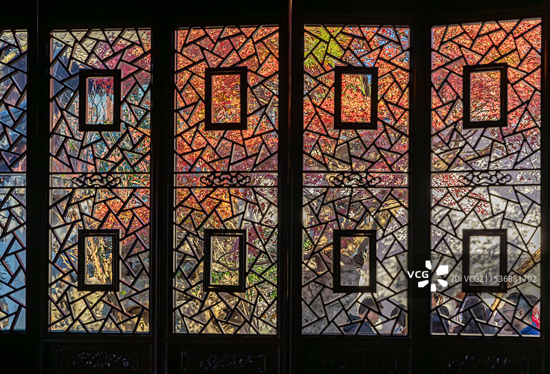 留园花窗秋景图片素材