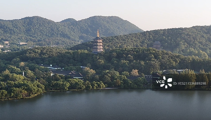 航拍夕阳下杭州西湖雷峰塔图片素材