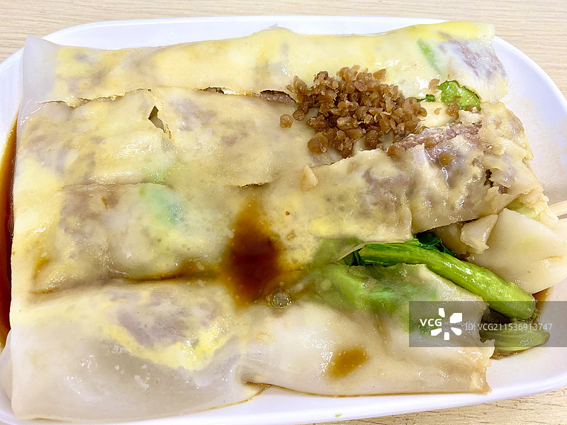 一盘潮汕肠粉的高角度视图图片素材