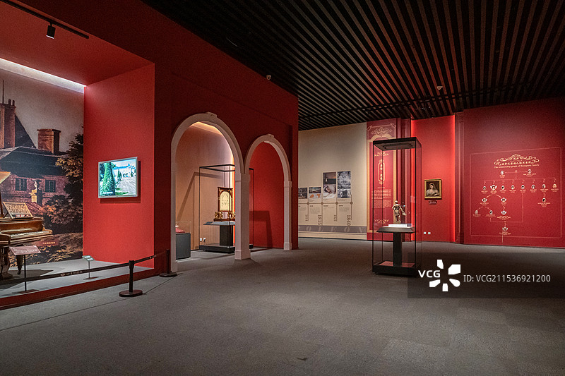山东博物馆“从平凡到非凡：拿破仑与法兰西的变革时代”展厅内景图片素材