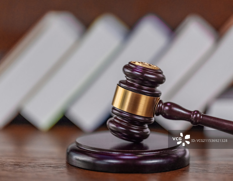 法槌与法律书籍背景图片素材