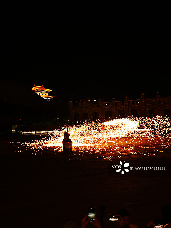 山西忻州古城打铁花图片素材