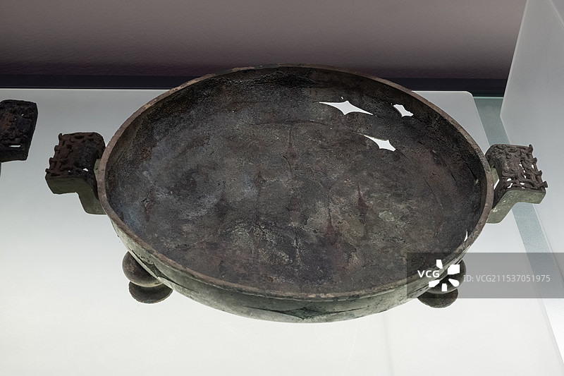 山东枣庄博物馆徐楼墓地出土滥国文物图片素材