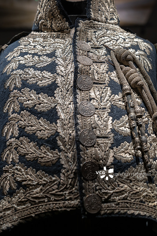 1808年拿破仑元帅巴尔泰勒摩的银色刺绣制服 山东博物馆“从平凡到非凡：拿破仑与法兰西的变革时代”展图片素材