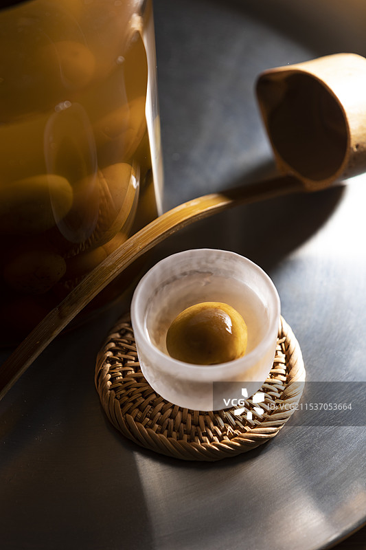 自酿青梅酒图片素材