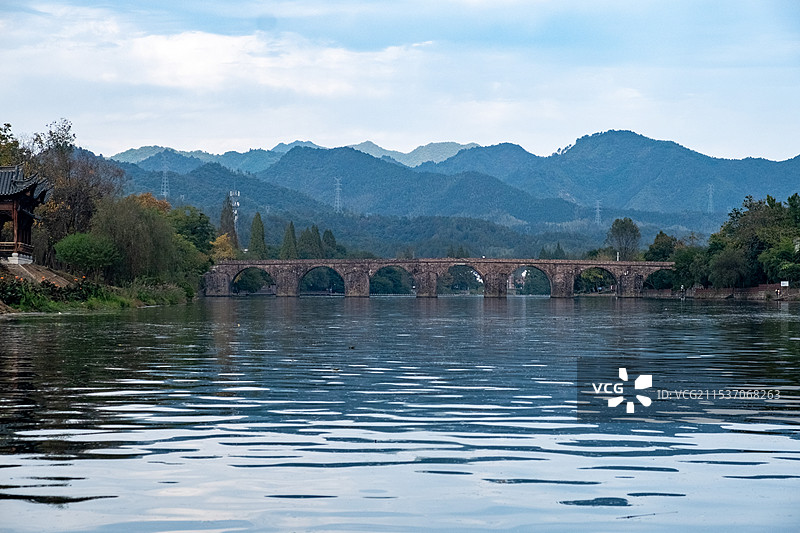 安徽黄山休宁登封桥图片素材