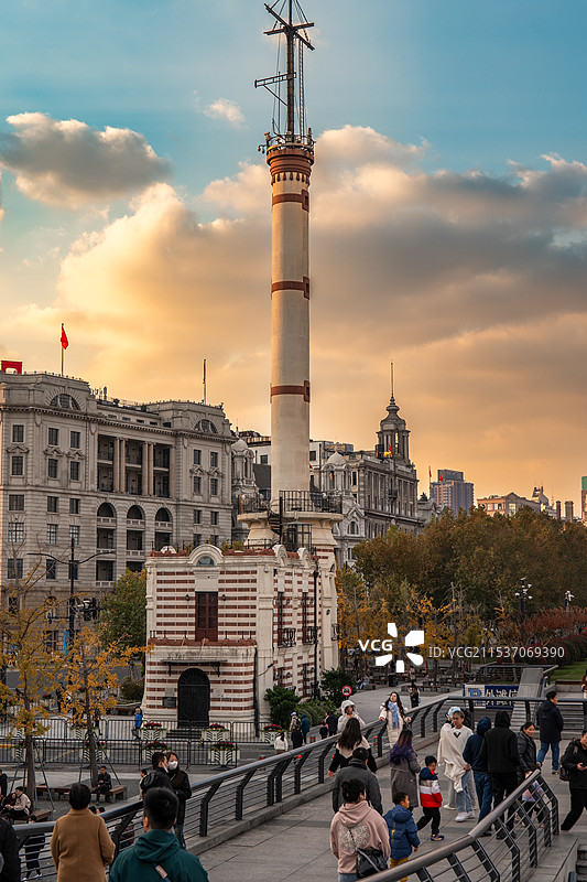 上海的记忆，上海外滩气象信号塔，世界上唯二的西班牙阿托奴博式建筑之一图片素材