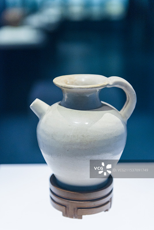 白釉执壶 唐代 河南三门峡陕州区出土 中国国家博物馆馆藏图片素材