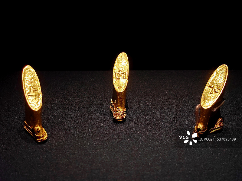 三星堆博物馆-海昏侯特展珍贵文物-麟趾金图片素材