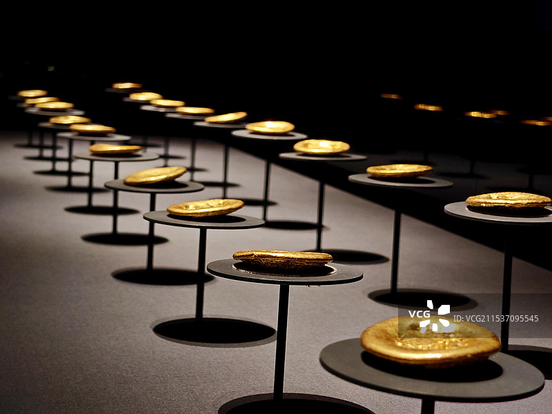 三星堆博物馆-海昏侯特展珍贵文物-金饼图片素材