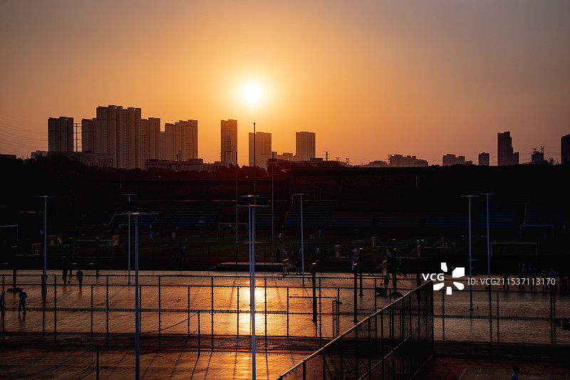 黄昏的校园图片素材