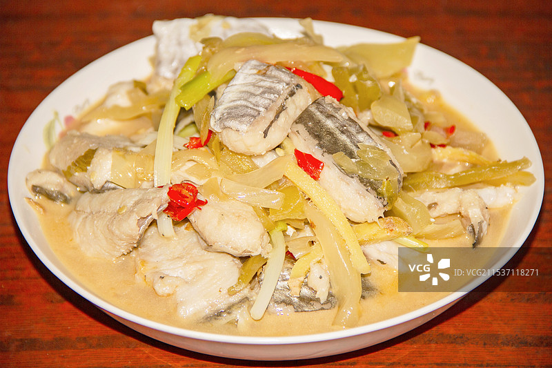 广东汕头家常咸菜焖鱼图片素材