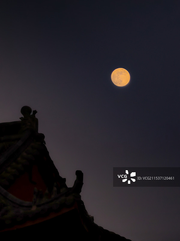 冬月的月图片素材