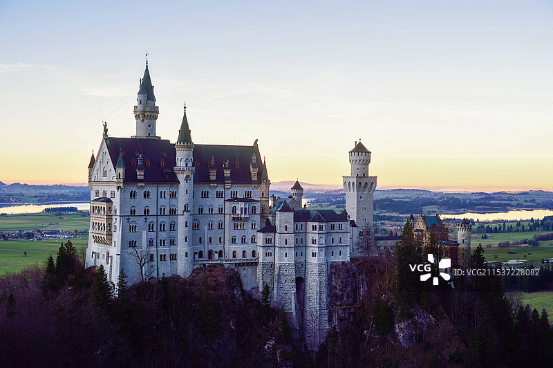 宏伟的天鹅堡侧面视角图片素材