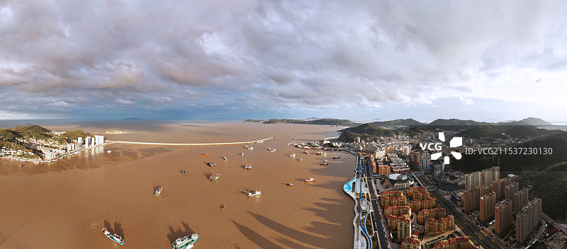 航拍中国浙江舟山嵊泗县菜园镇、嵊泗中心渔港、金鸡山岛、黄泥坎村图片素材