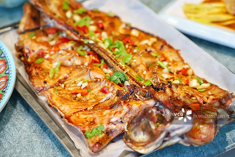 新疆烤鱼图片素材