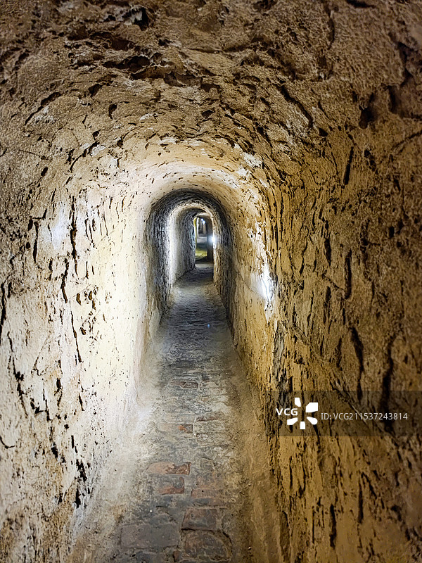 冉庄地道战地道内景图片素材
