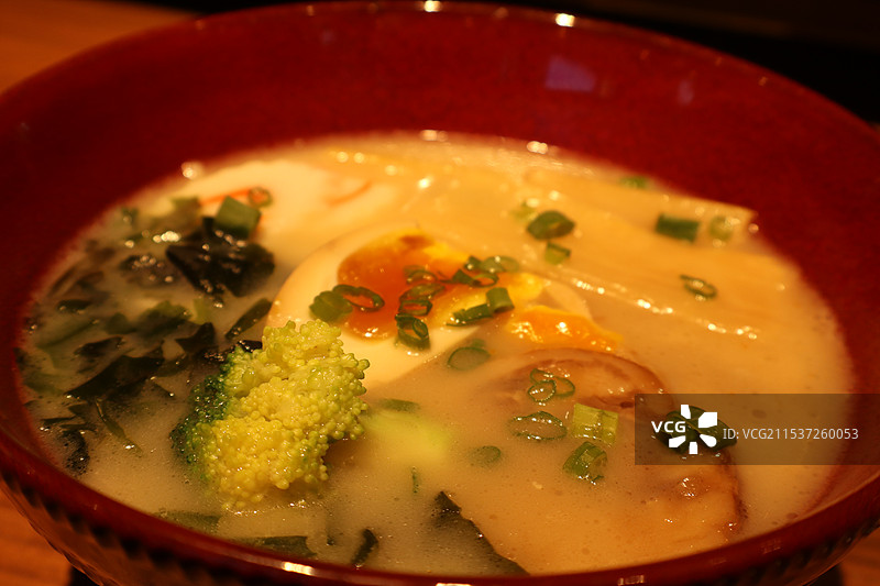 碗中拉面美食的特写镜头图片素材