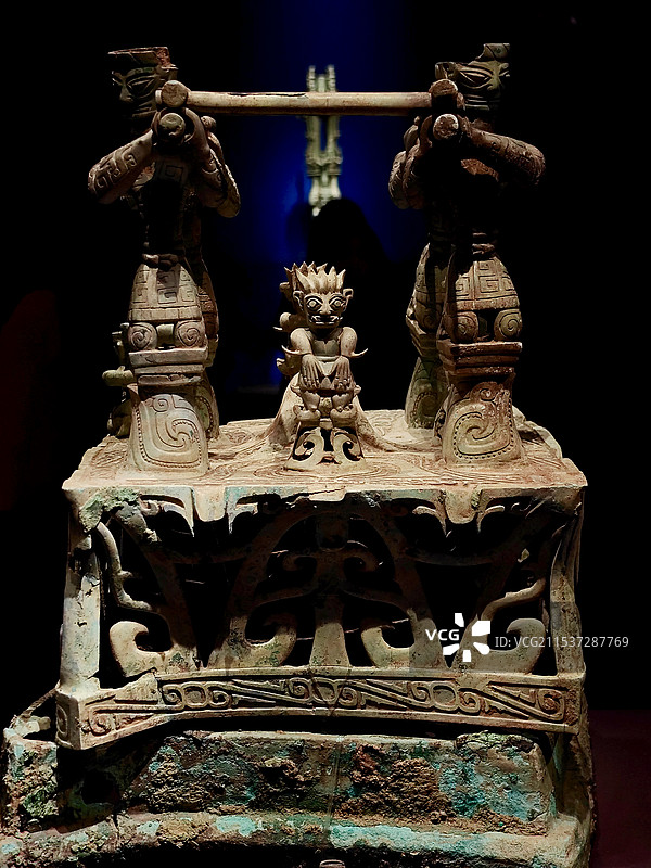 沉睡数千年，一醒惊天下-三星堆博物馆珍贵文物-青铜神坛图片素材