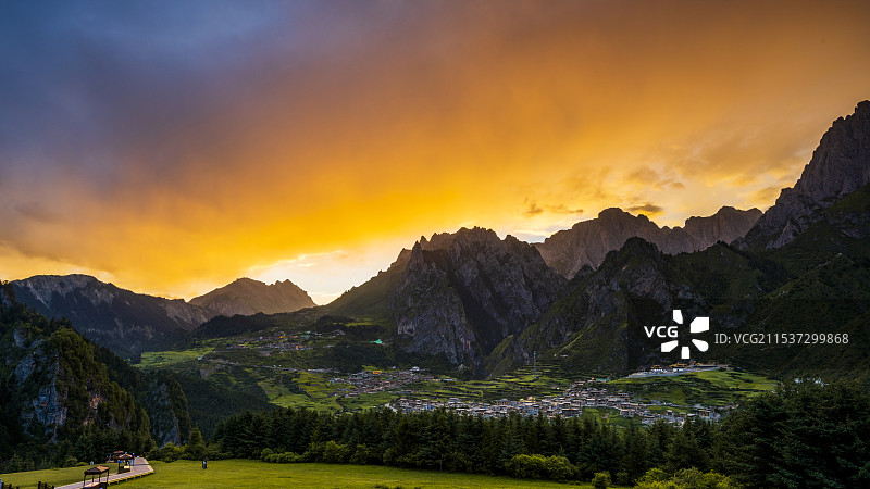 甘南舟曲县拉尕山景区图片素材