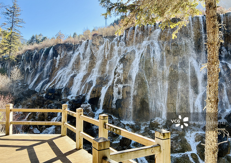 九寨沟诺日朗瀑布图片素材