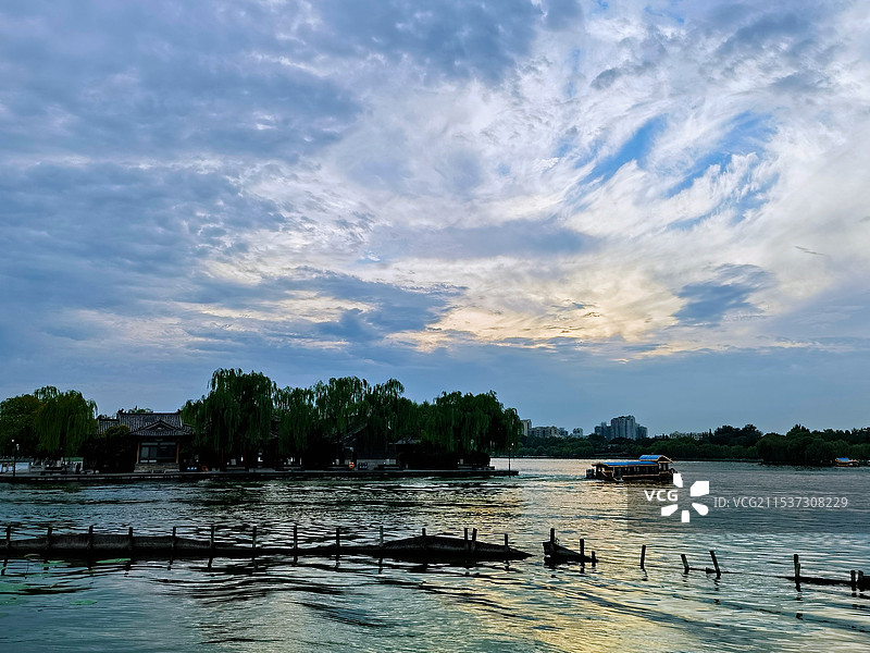 大明湖的傍晚图片素材