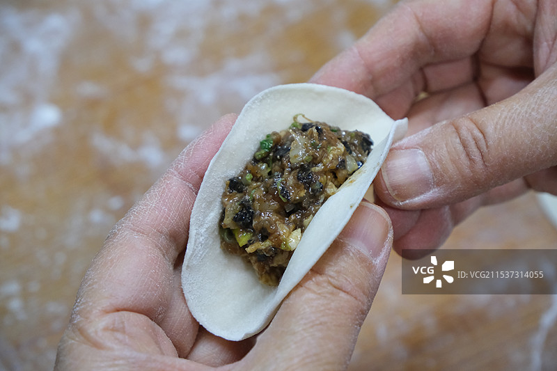 包饺子特写图片素材