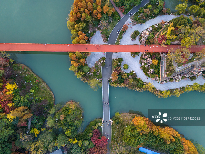 江苏省常州市钟楼区国家4A级旅游景区青枫公园的夏日黄昏风光航拍全景图片素材