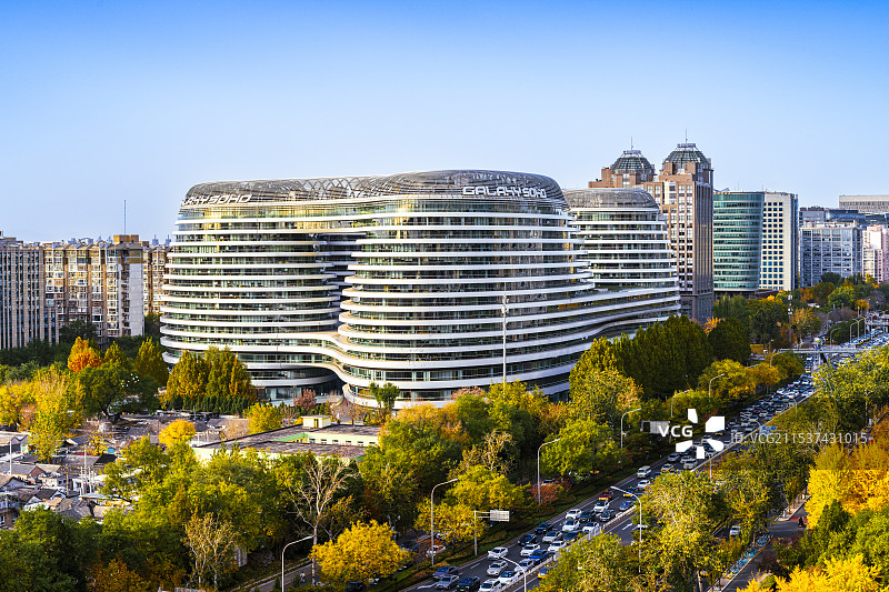 北京市东城区高视角瞰东二环银河SOHO秋季绚烂风景图片素材