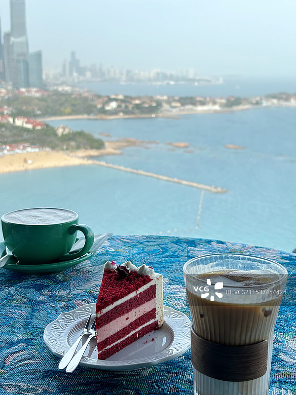 海景房内甜点咖啡特写图片素材