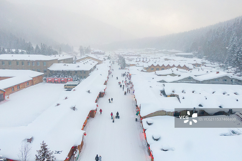 中国雪乡 林海雪原 雪檐 冰棱 白原 素林 晶枝 雪道 寒溪 玉峰 素岭 冷杉 琼枝图片素材