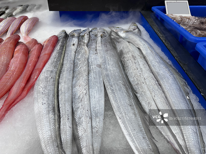 超市里的白带鱼、海鲜、海产、鱼类图片素材
