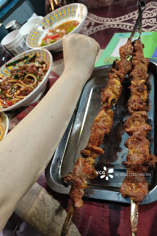 新疆伊犁地区餐馆的馕坑烤肉图片素材